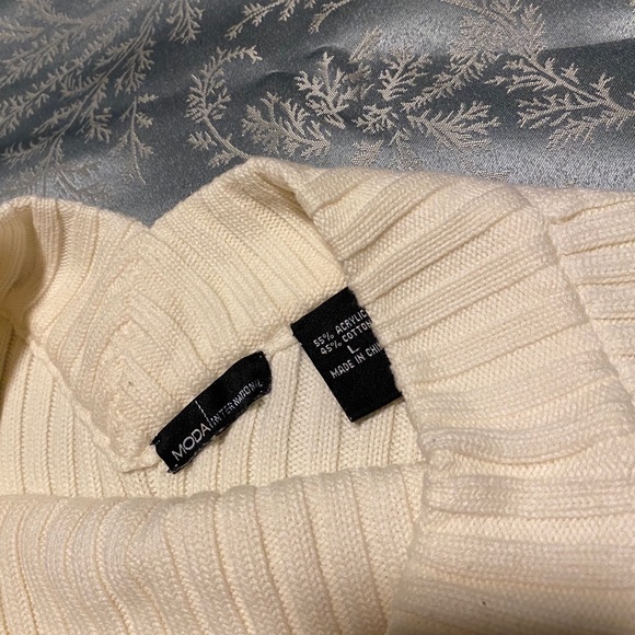 Gorgeous mint condition sweater - Picture 3 of 6